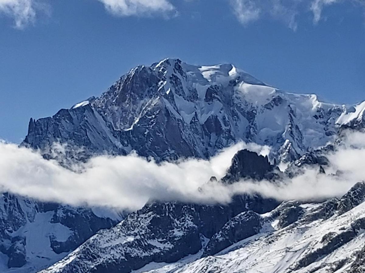 Living Aosta Valley Екстер'єр фото