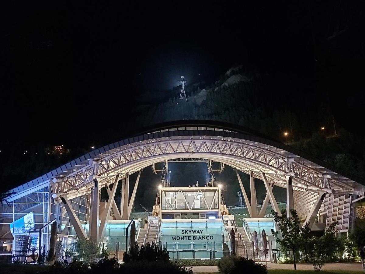 Living Aosta Valley Екстер'єр фото